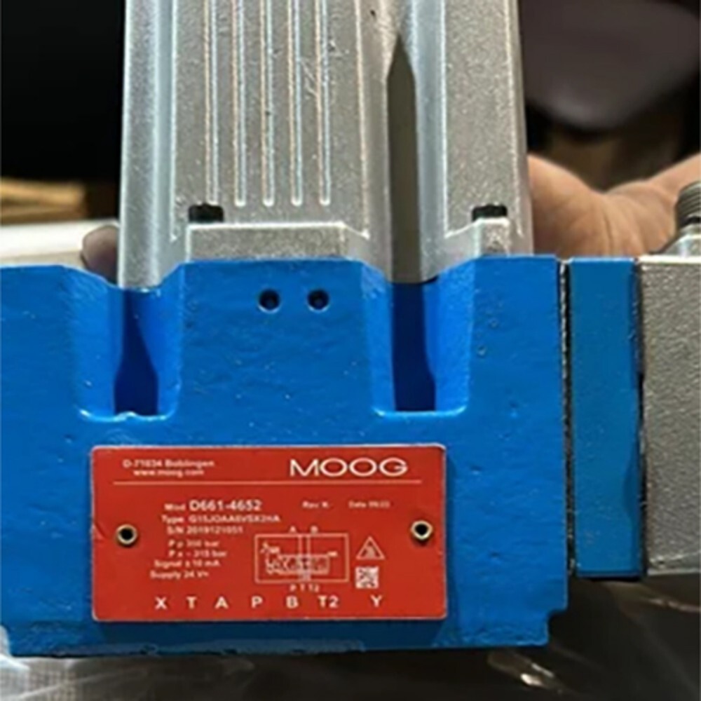 Industrial Hydraulic Servo Valves - Color: Blue