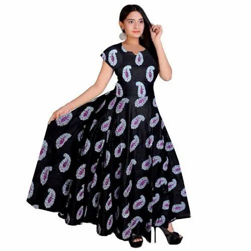 Ladies Printed Gown - Color: Black