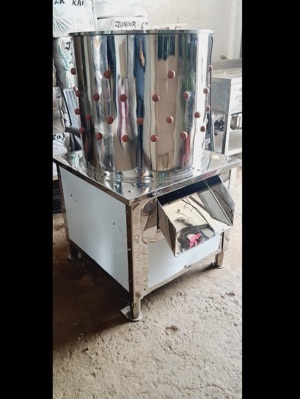 CHICKEN DEFEATHERING MACHINE