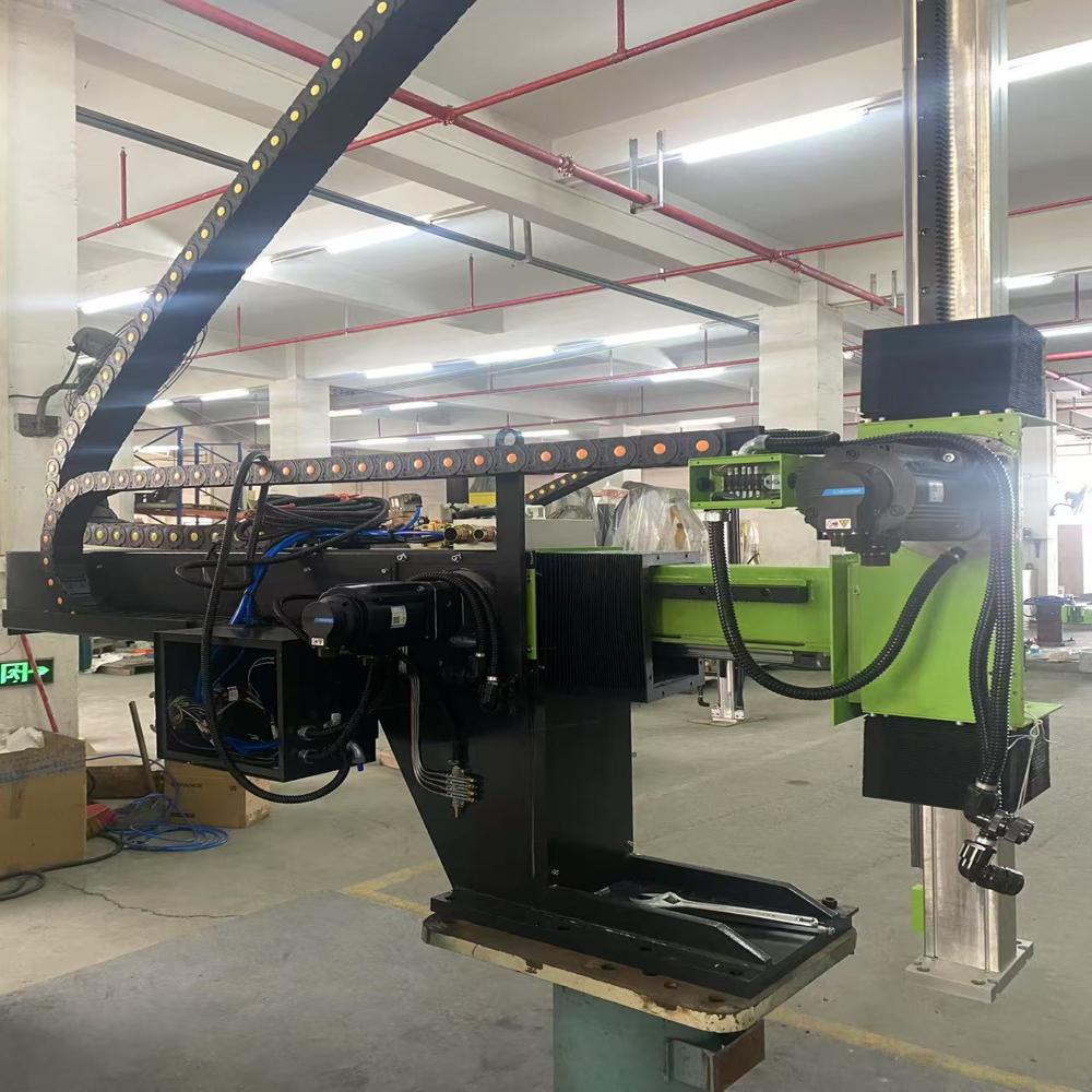 YIZUMI Die Casting Machine Two Axis Servo Sprayer