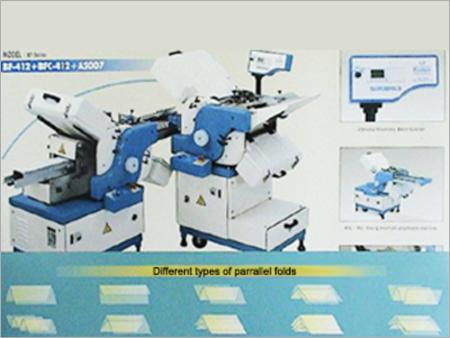 पेपर फोल्डिंग मशीन