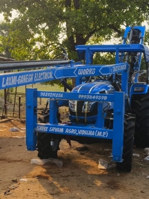 Tractor Pole Erection Machine - Automatic Grade: Semi-Automatic