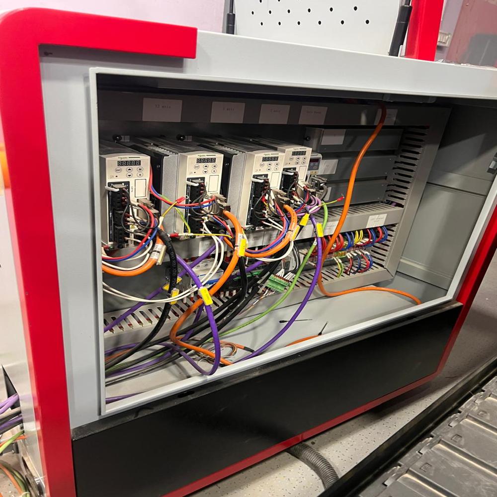 Fiber Laser Cutting Machine - Stainless Steel, 1500 X 3000 Mm, 2 Kw, Automatic Cnc With Water Cooling, High Performance, Touch Screen Control