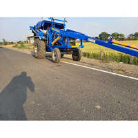 Pole Erection Machine With Tractor - Capacity: 1200 Kg