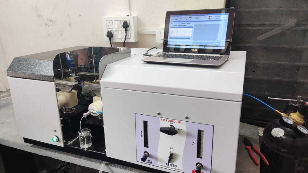 Uv-Visible Spectrophoto Meter - Accuracy: 100  %