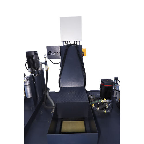 Std + Cts + Cyclone + Chip Conveyor Coolant Tank - Color: Black