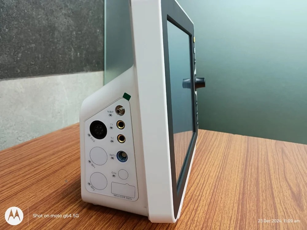 MULTIPARA MONITOR YONKAR (12.1)YK-8000B