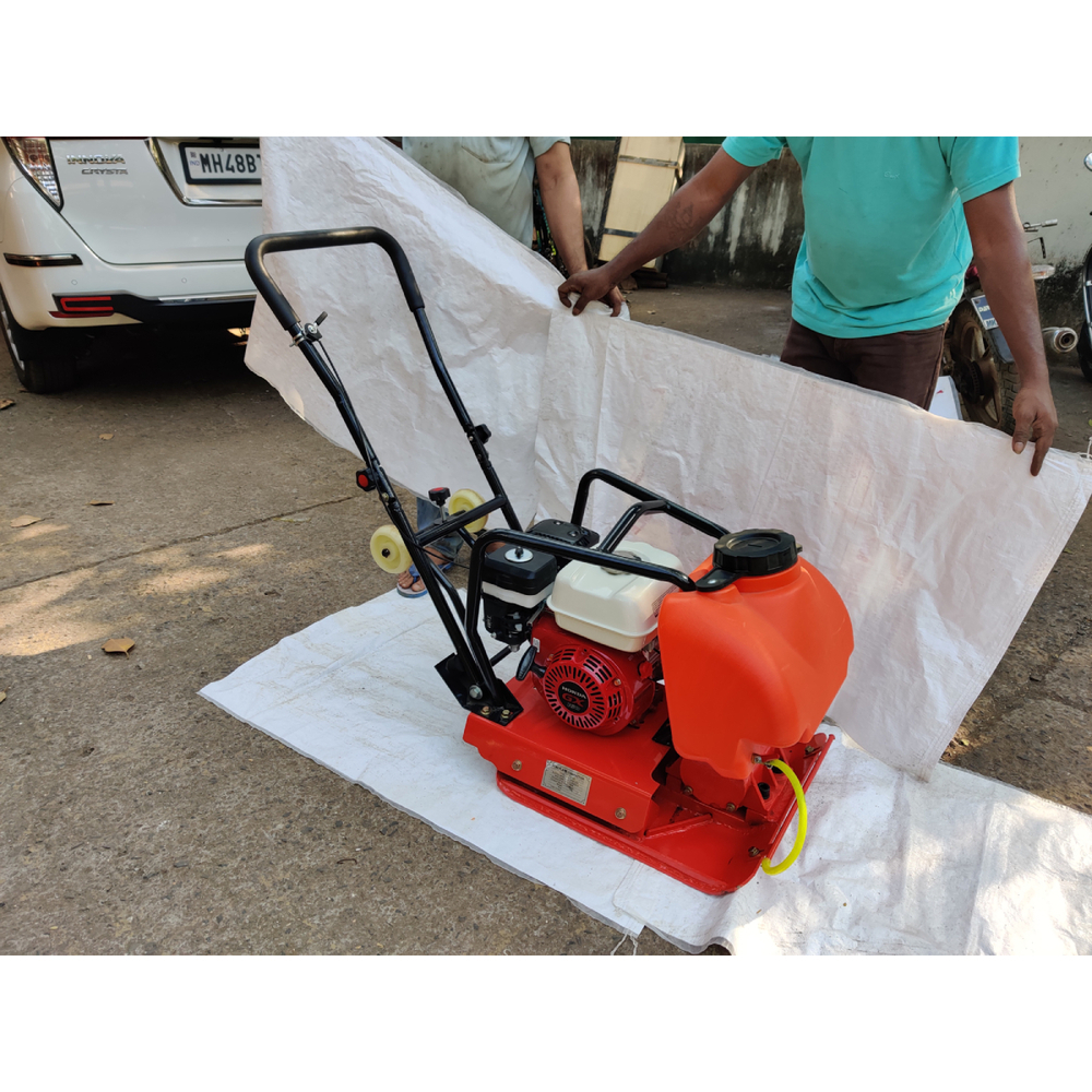 Orange Or-25 (3ton) Compactor, Water Tank, Honda Gx-160 5hp Petrol Engine - Dimension (L*w*h): 20 X 19 X 6 Millimeter (Mm)