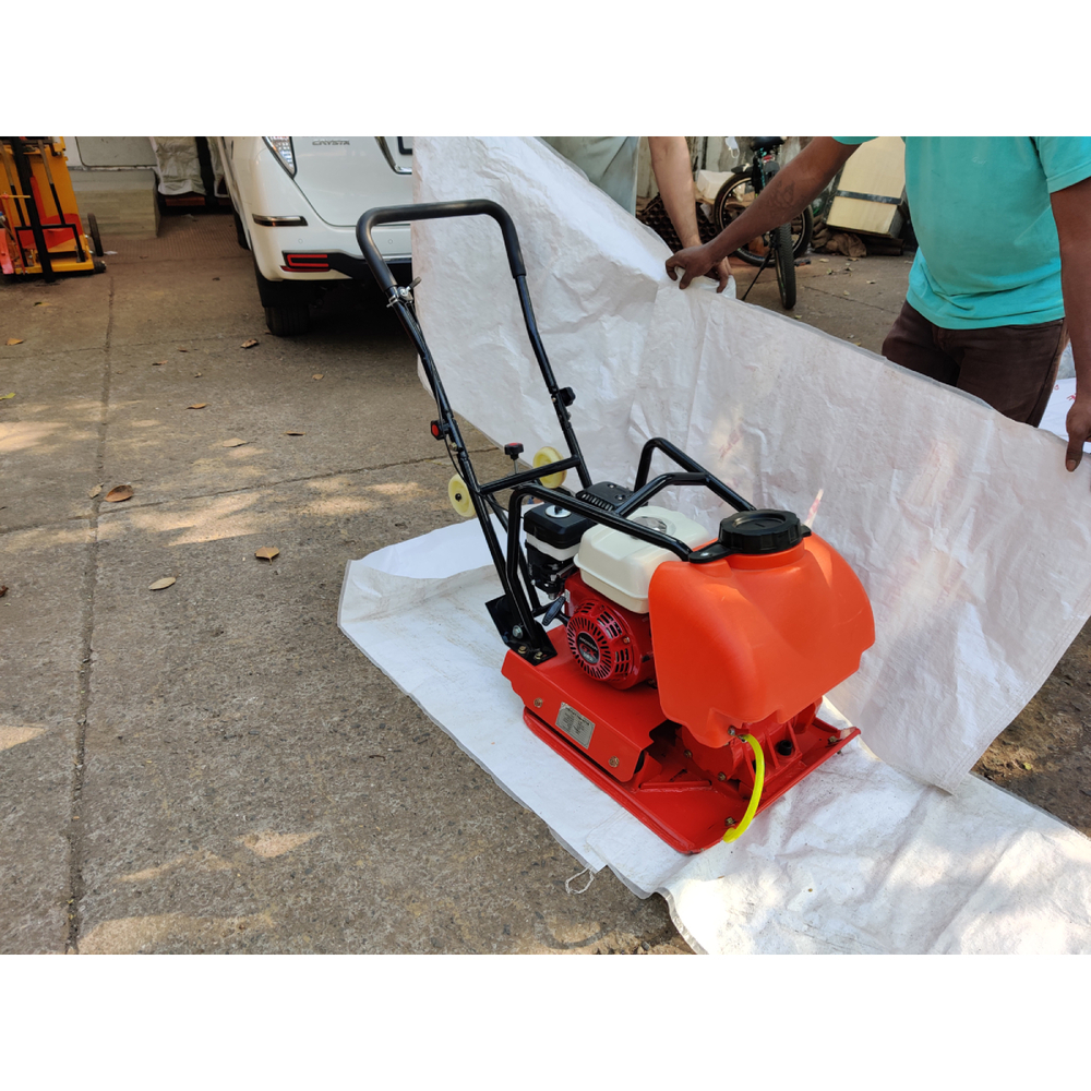 Orange Or-25 (3ton) Compactor, Water Tank, Honda Gx-160 5hp Petrol Engine - Dimension (L*w*h): 20 X 19 X 6 Millimeter (Mm)