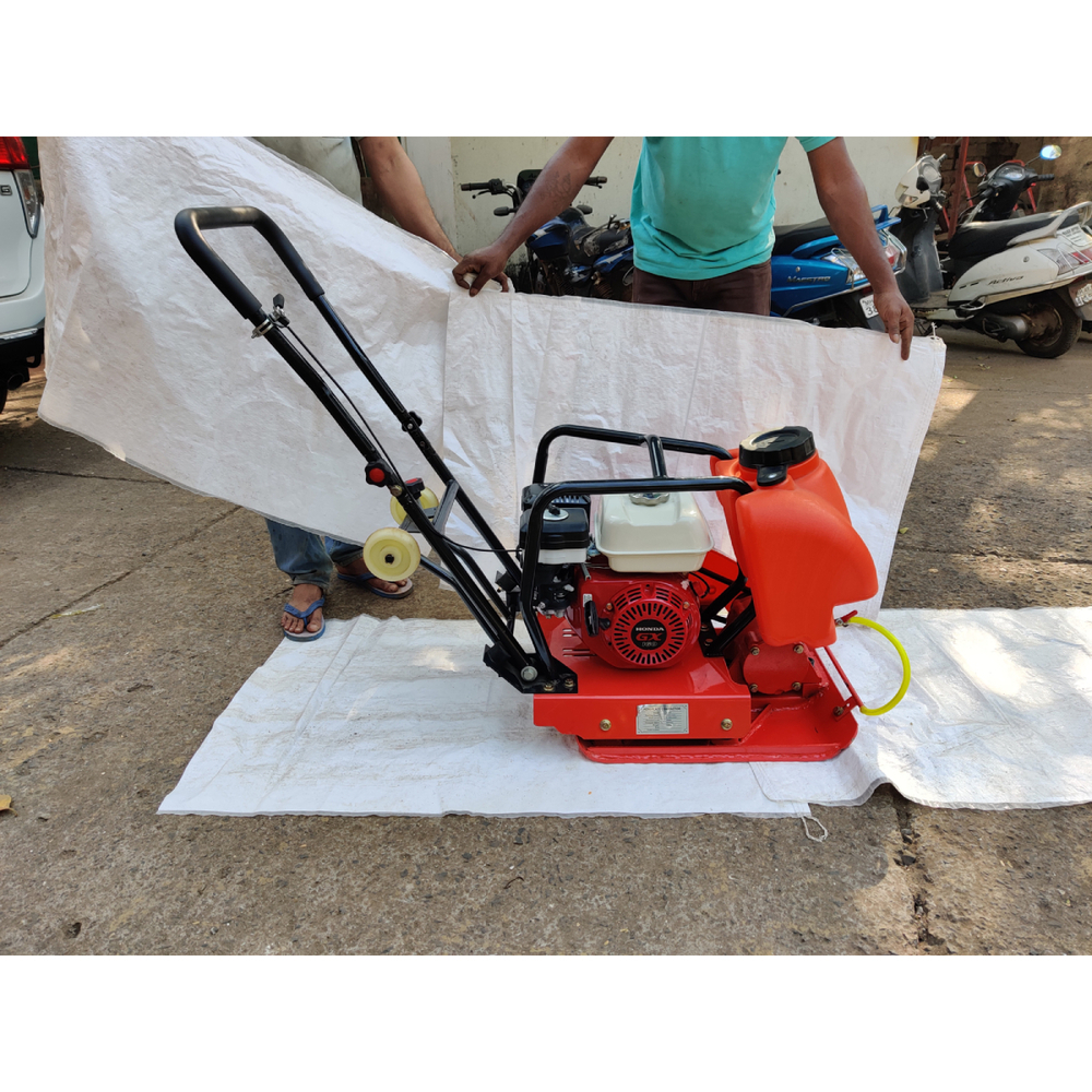 Orange Or-25 (3ton) Compactor, Water Tank, Honda Gx-160 5hp Petrol Engine - Dimension (L*w*h): 20 X 19 X 6 Millimeter (Mm)