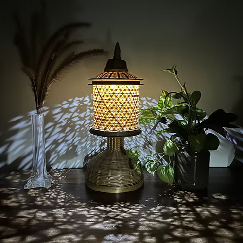 Sku B0011 Exquisite Embrace Handmade Bamboo Led Lamp - Color: Natural