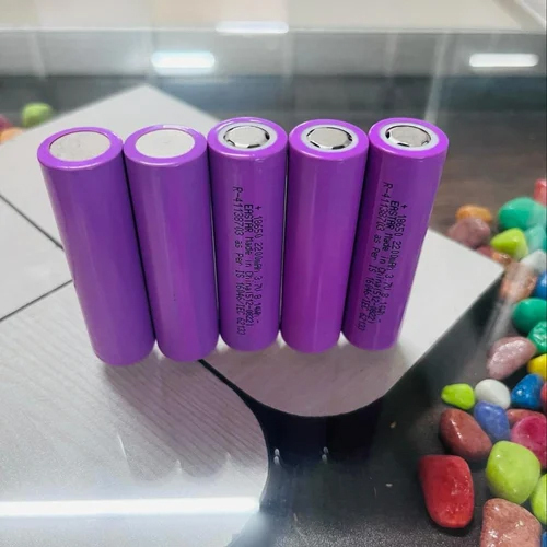 3.7V 2200Mah Li-Ion Battery Cell - Battery Capacity: 101 A   105Ah