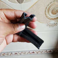 Glass Run Channels - Epdm Natural Rubber, 5mm Thickness | Rust-proof Black, Industrial Usage, Water Absorption Feature