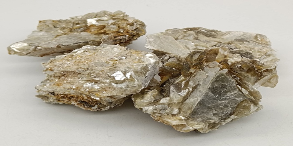 Electrical Insulating Mica Quartz - High Strength Reversible Dimensional Stability | Basic Refractory Applications Heat Resistance Moisture Control