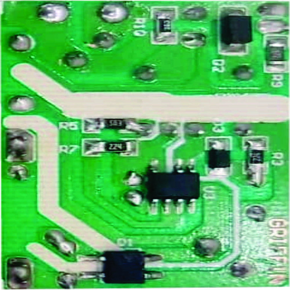 5 V-1 A Adaptor - Color: Blsck