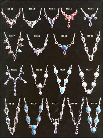 स्टर्लिंग चाँदी की हार