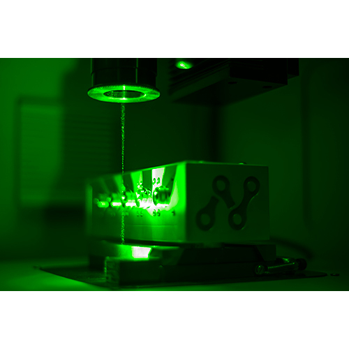 Brewster Green Laser Machine For Sawing Shape Cutting Cvd Coring And Slicing - Accuracy: High %