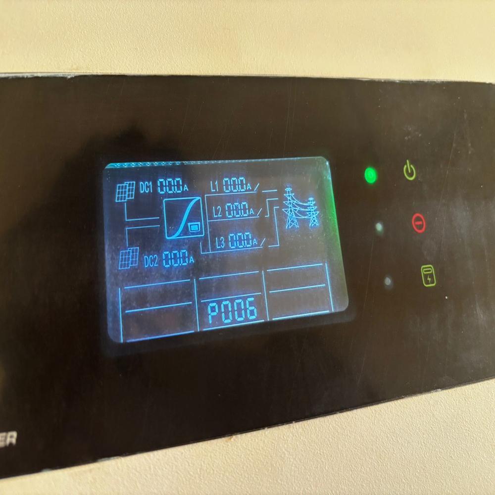 5KW Invergy Hybrid Solar Inverter