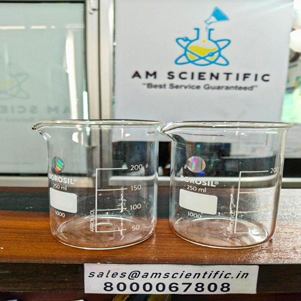 Low Form Beaker With Spout 250ml - Color: Transparent