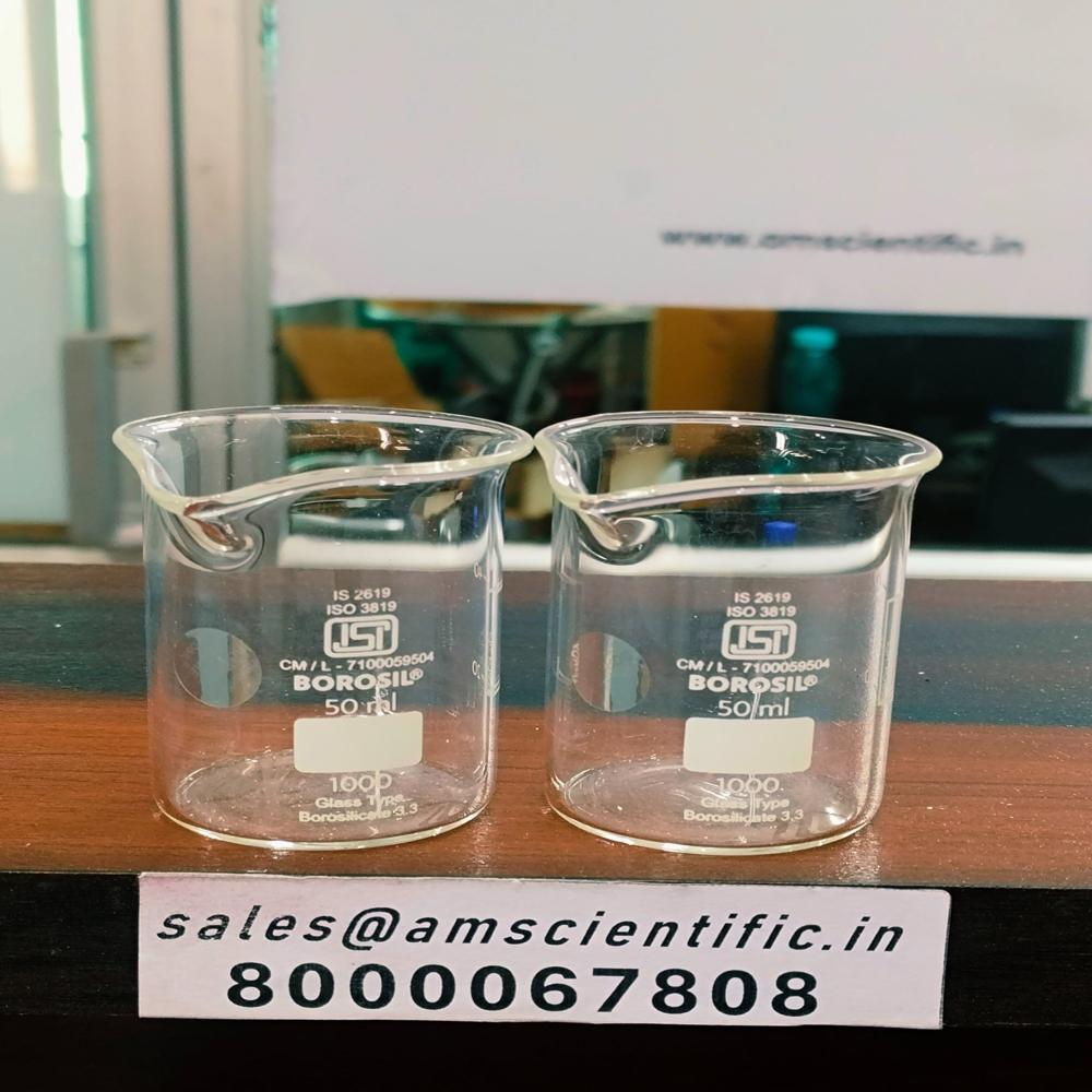 Low Form Beaker With Spout M Beaker With - Color: Transparent
