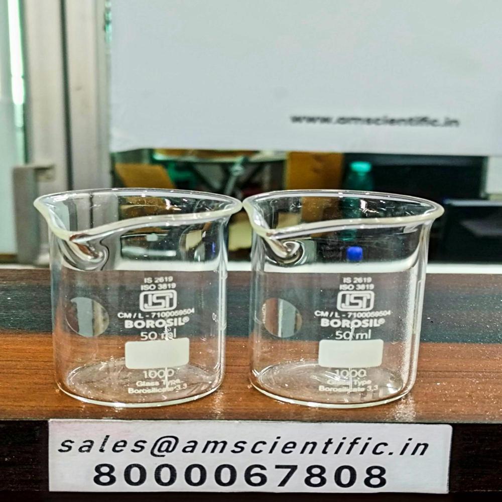 Low Form Beaker With Spout M Beaker With - Color: Transparent