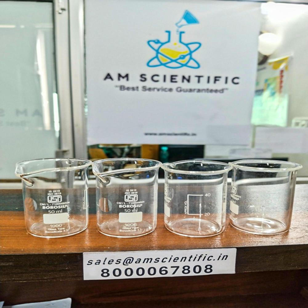 Low Form Beaker With Spout M Beaker With - Color: Transparent