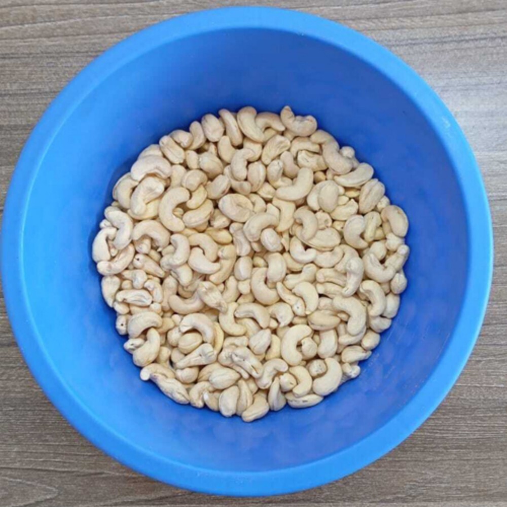 W 220 Cashew Nut - Cultivation Type: Common