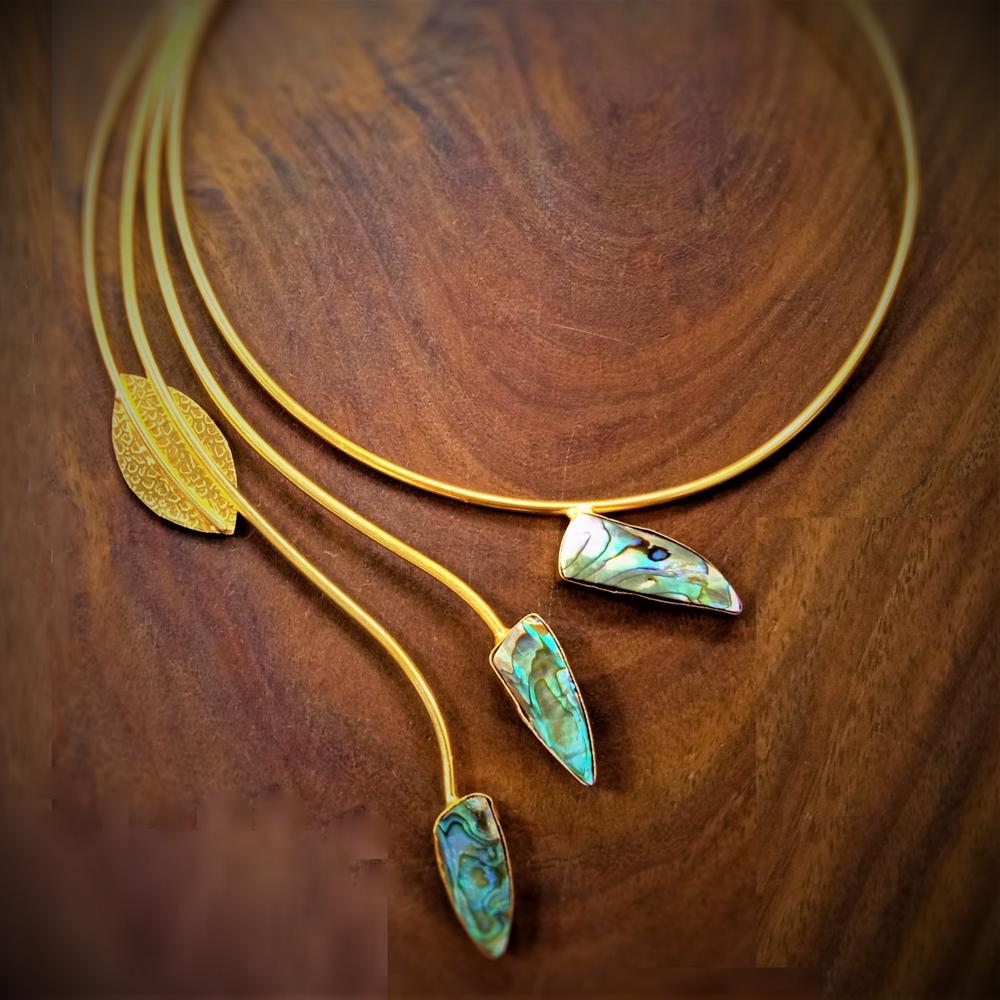 Handmade Necklace Set - Color: Gold