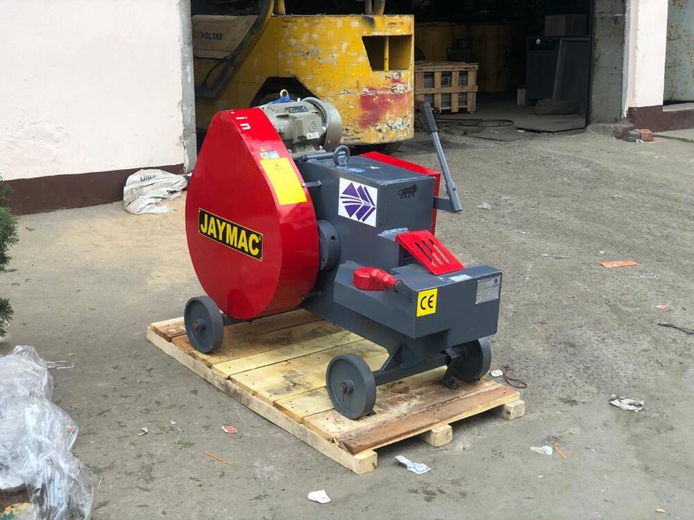 Tmt Bar Cutting Machine - Color: Red