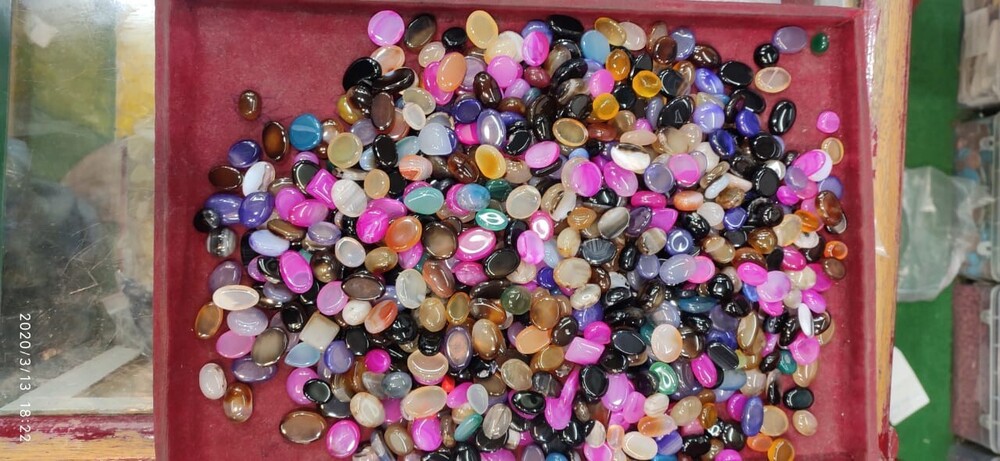 Multicolor High Gloss Polished Onyx Pebble Stones for Decoration Purpose and Gardening