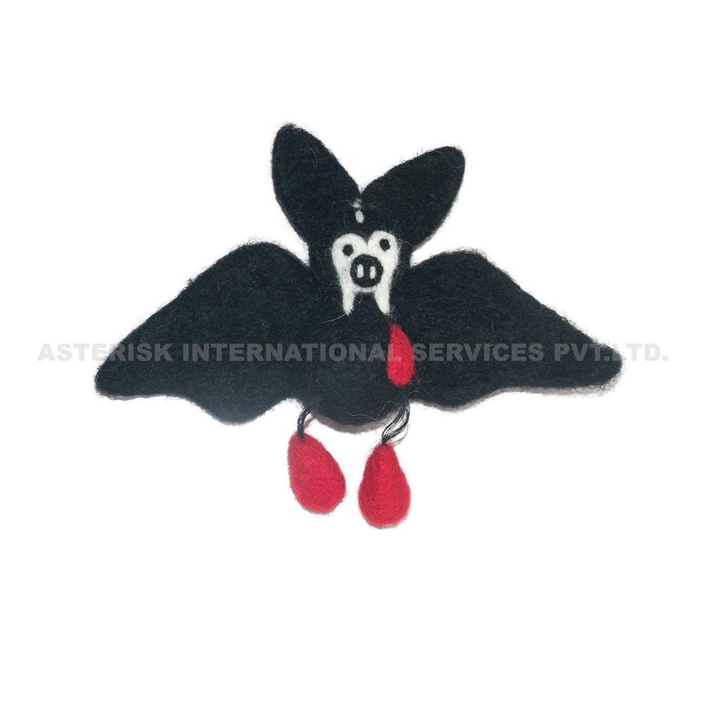 Handmade Felt Dracula - Coating Material: Natural Wool