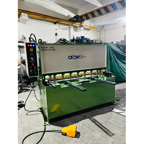 Hydraulic Shearing Machine - Automatic Grade: Automatic