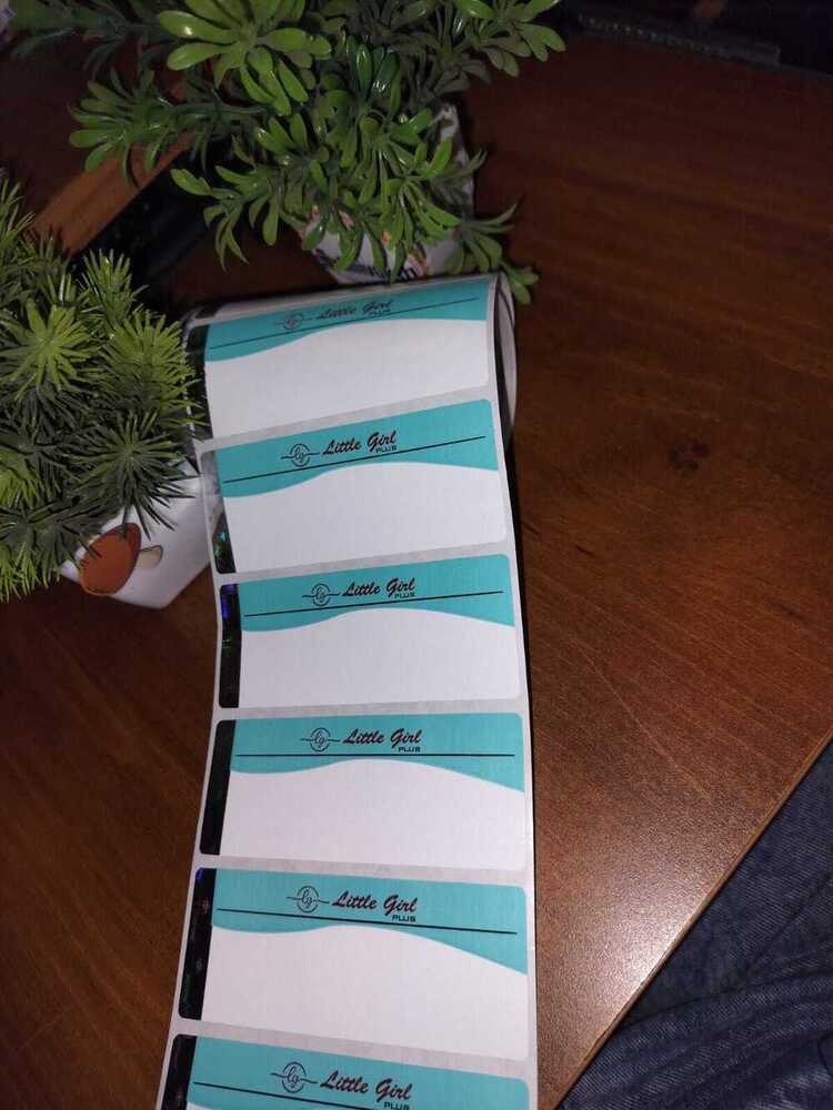 हॉलोग्राम के साथ प्रिंटेड स्टिकर