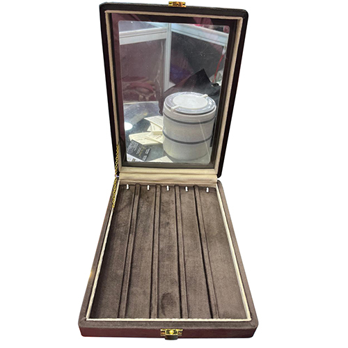 Display Chain Box