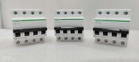 Schinder 4 Poll MCB