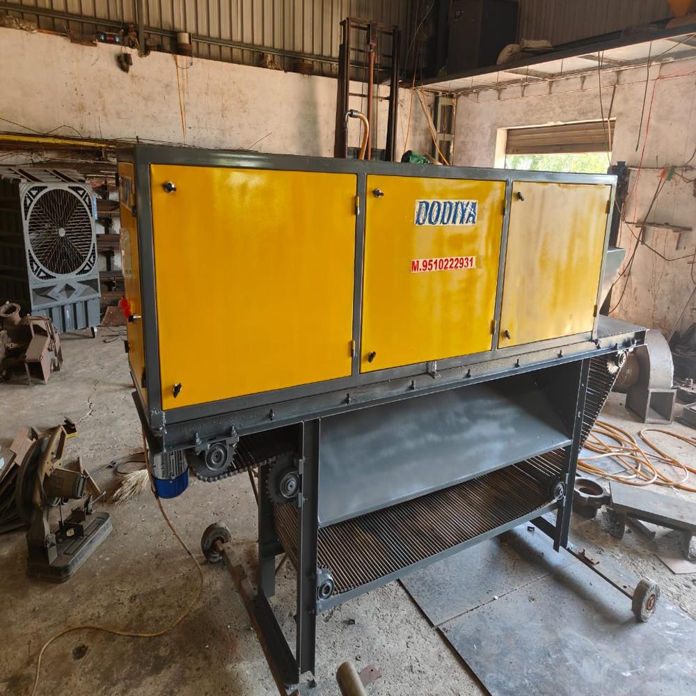 Chain Type Garlic Peeling Machine - Color: Golden Yellow