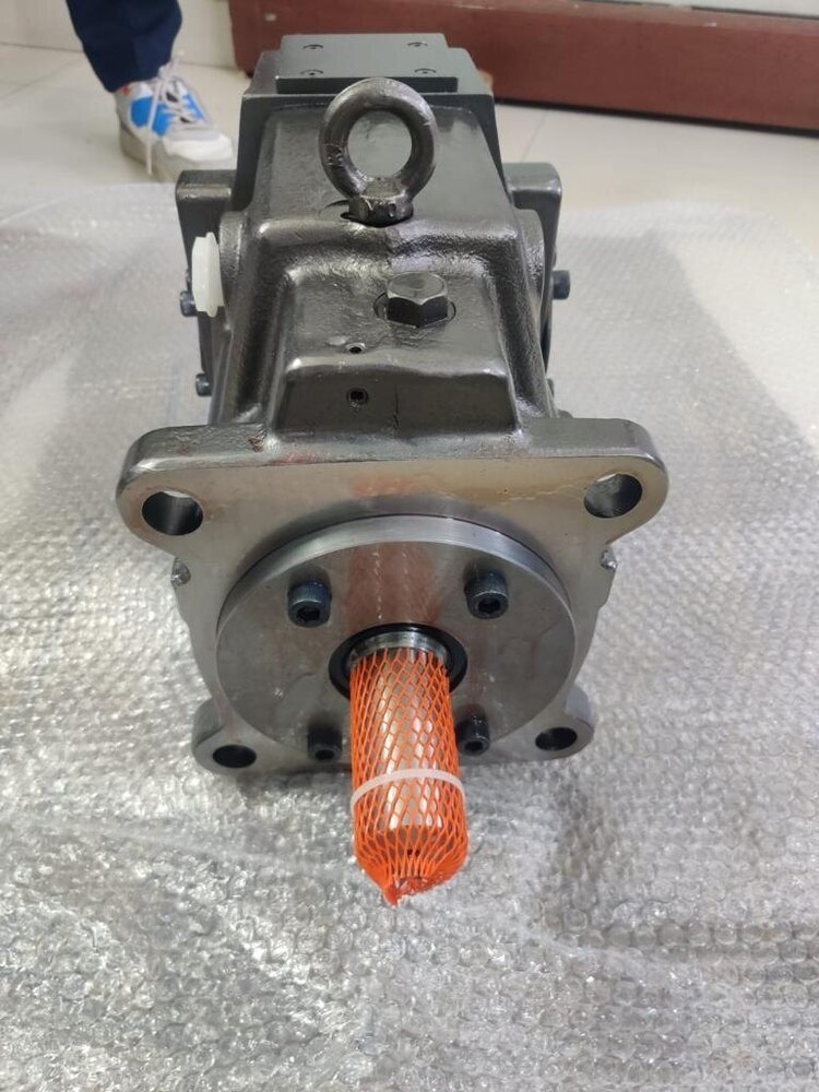 Yuken A90 Piston Pump, 3hp - Color: Black