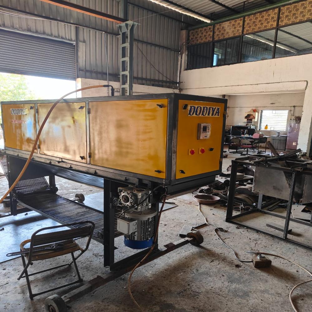 Chain Type Dry Garlic Peeling Machine - Mild Steel, 2x1x1m, Yellow | Capacity: 100-500 Kg/hr, Power: 1-3 Hp, Weight: 200-300 Kg