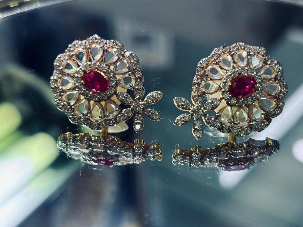 Natural Diamond - Diamond Clarity: Vvs1