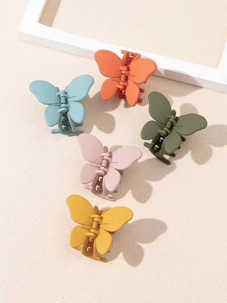 Plastic Designer Flower HAIR CLIP