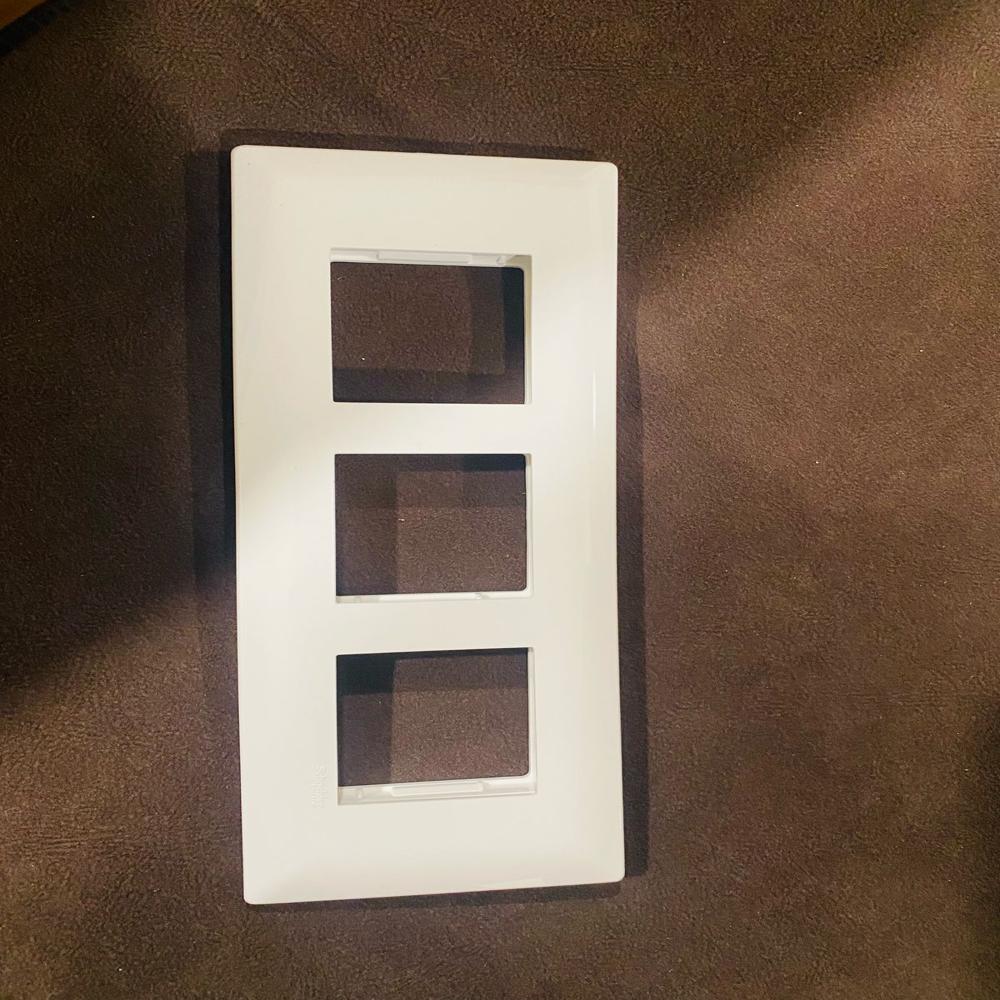 Livia P0706_N 6M Grid & 6M Cover Frame - Color: White