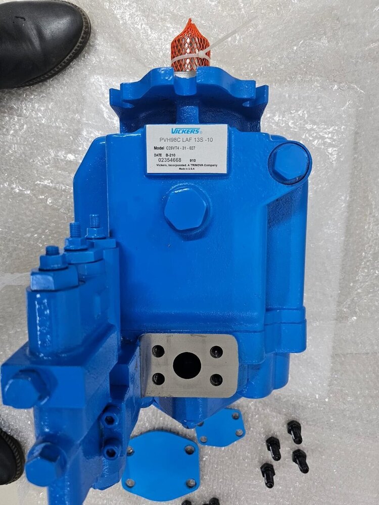 Eaton Vickers Hydraulic Piston Pump, Model Name/Number: PVH098R01