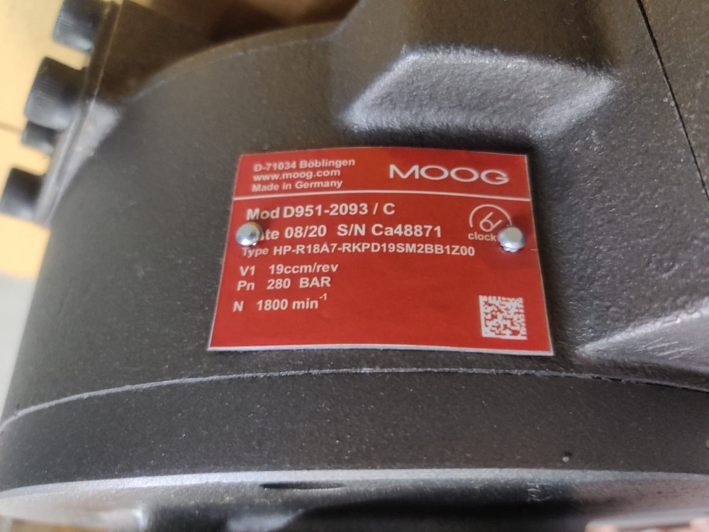Moog Radial Piston Motor, For Industrial, Ac Powered - Color: Black