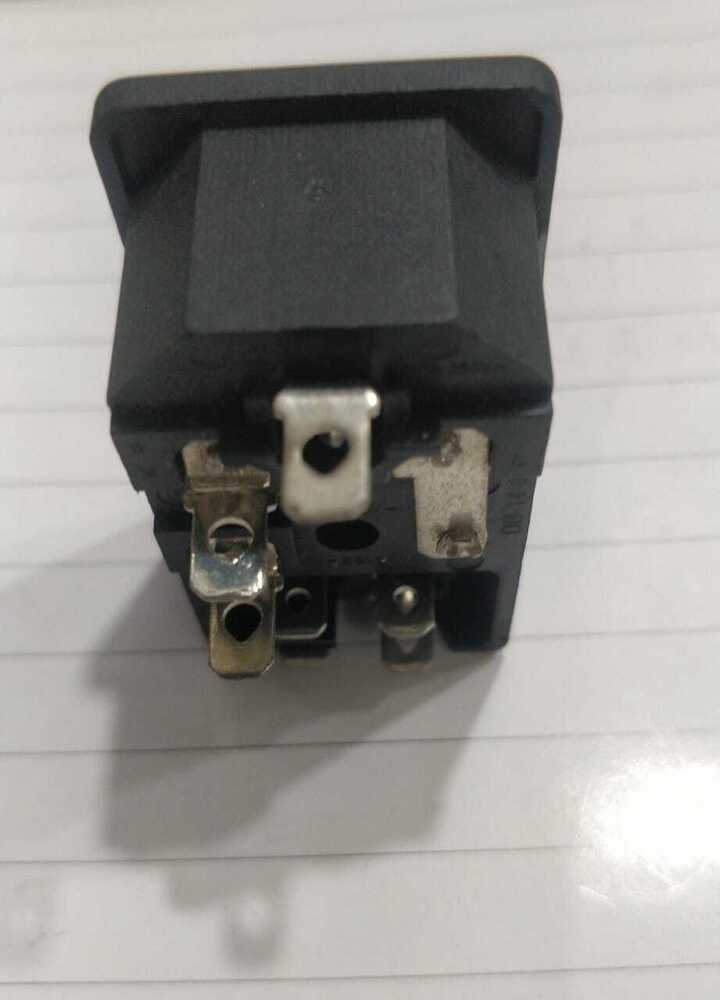 AC SOCKET PRESS FIT WITH FUSE AND SWITCH (KCD3)