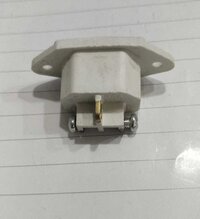 AC 01 WHITE SOCKET WITH NUT