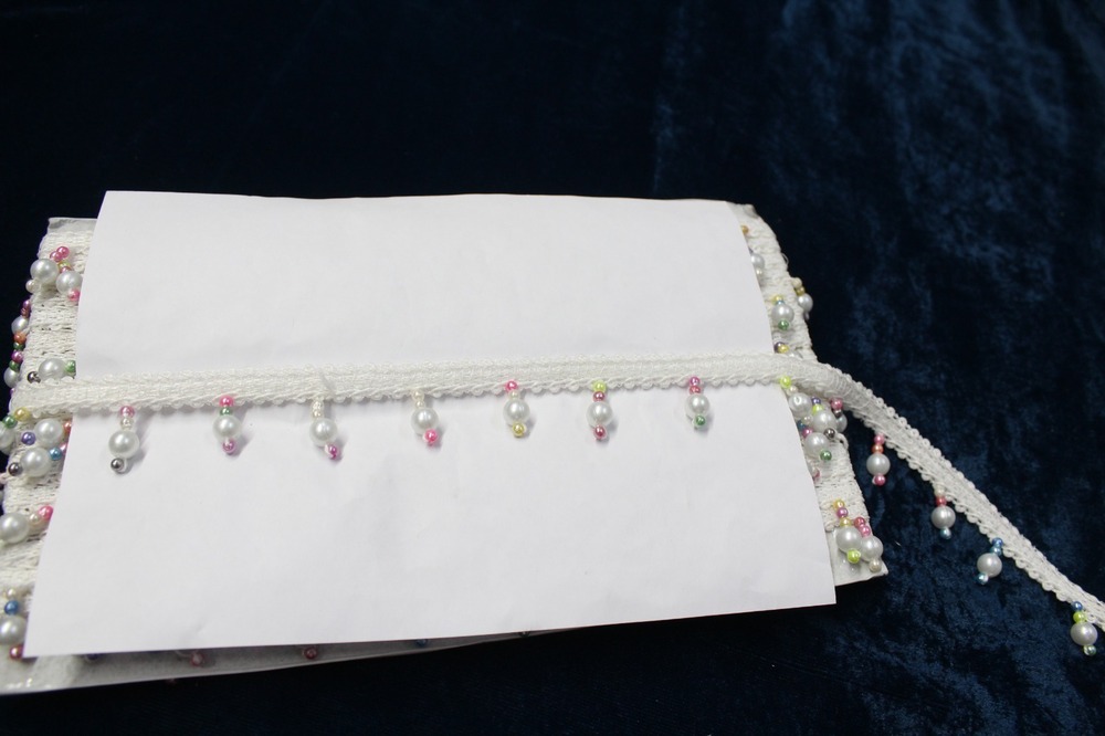 latkan moti lace