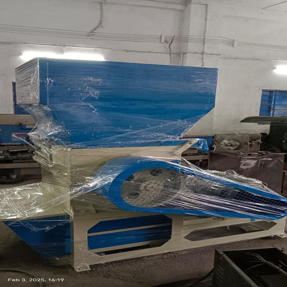 Industrial Plastic Scrap Grinder Machine 24" - Automatic Grade: Semi-automatic