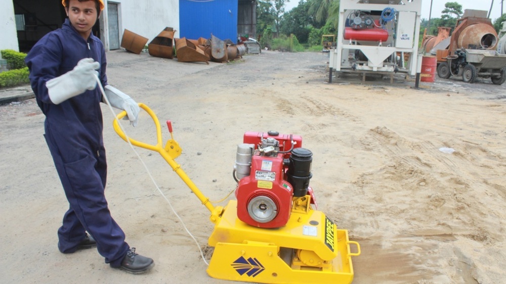 JAYPEE PLATE COMPACTOR