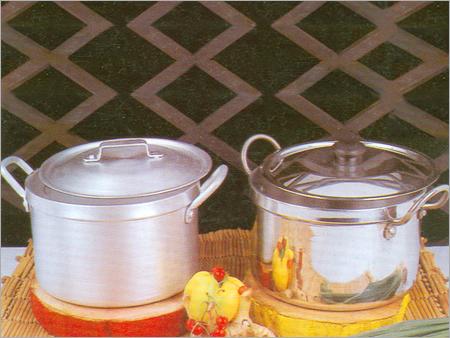 Aluminium Casserole with lid