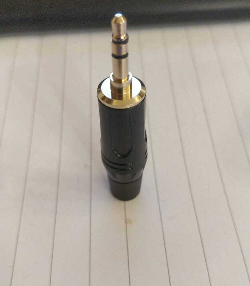 3.5 MM STEREO PLUG METAL BOOT